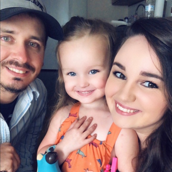 Meet your Posher, Katie💕 - Picture 3 of 6